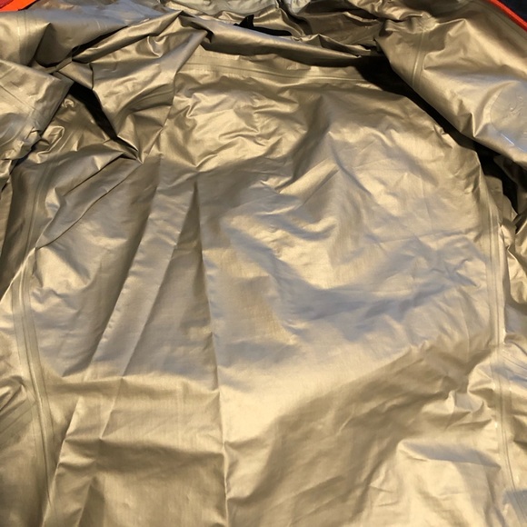 Arc'teryx Women's Gortex Jacket - Bright Orange - Picture 4 of 9